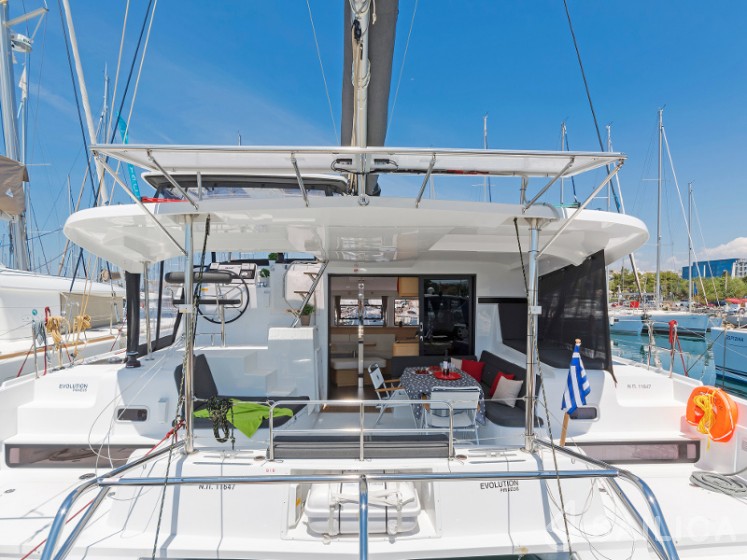 Lagoon 42 - Yacht Charter Sailica