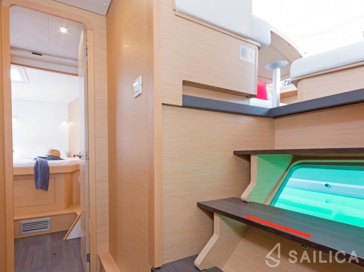 Lagoon 42 - Yacht Charter Sailica
