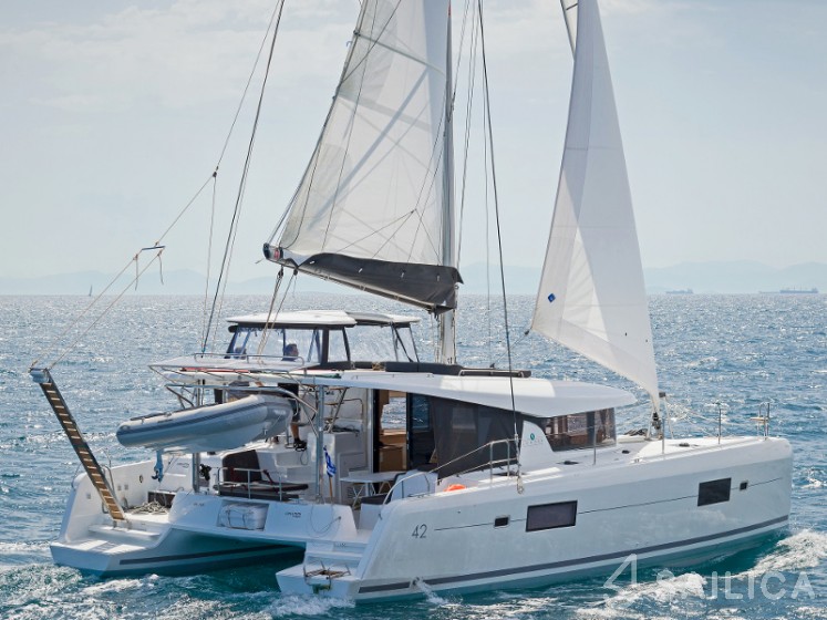 Lagoon 42 - Yacht Charter Sailica