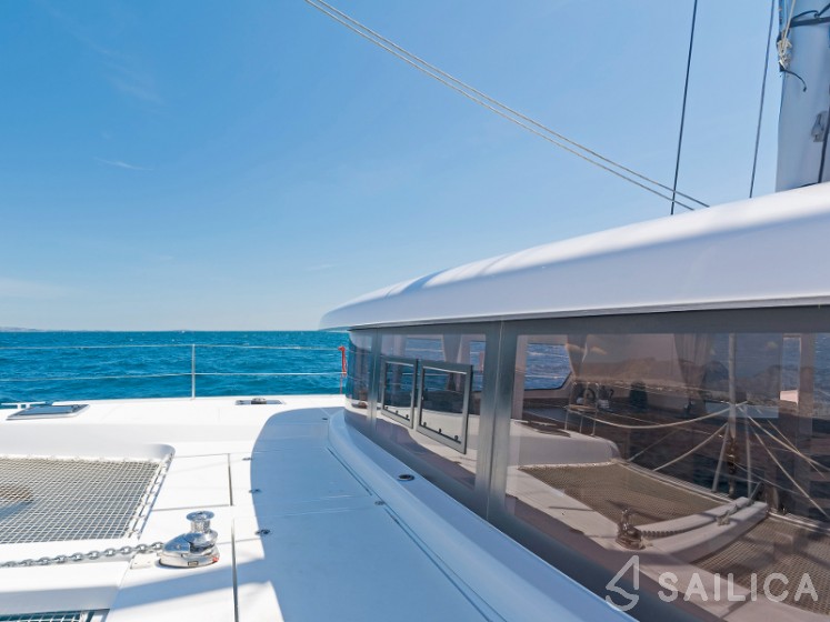 Lagoon 42 - Yacht Charter Sailica
