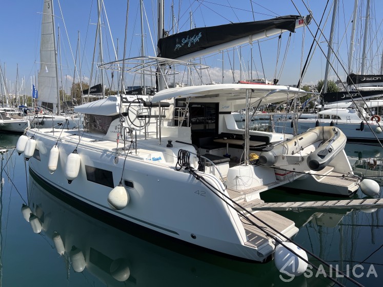 Lagoon 42 - Yacht Charter Sailica