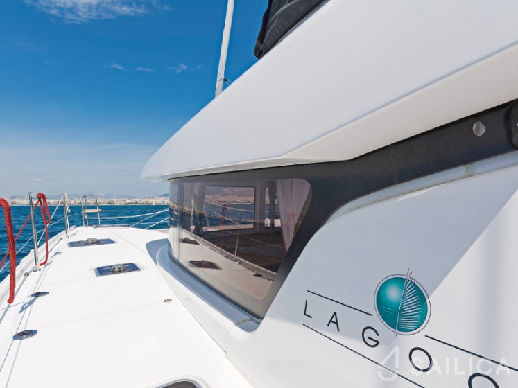 Lagoon 42 - Yacht Charter Sailica