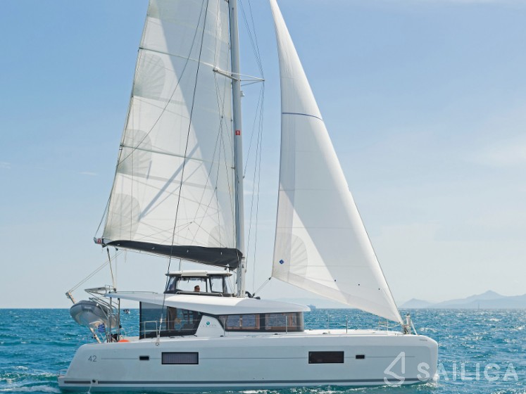 Lagoon 42 - Yacht Charter Sailica