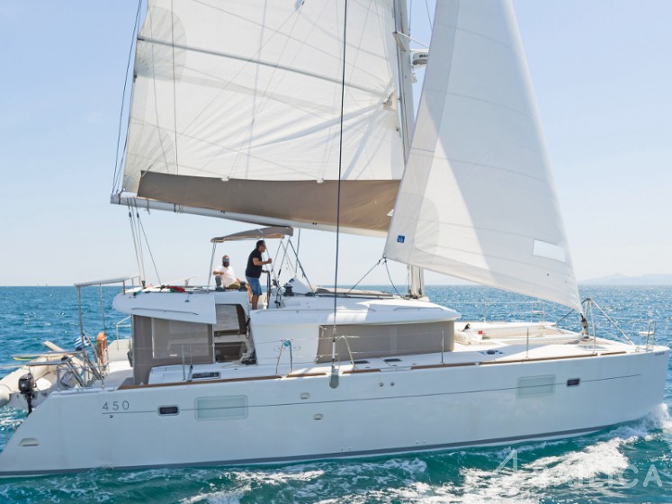 Lagoon 450 - Yacht Charter Sailica