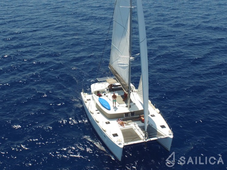 Lagoon 450 - Yacht Charter Sailica