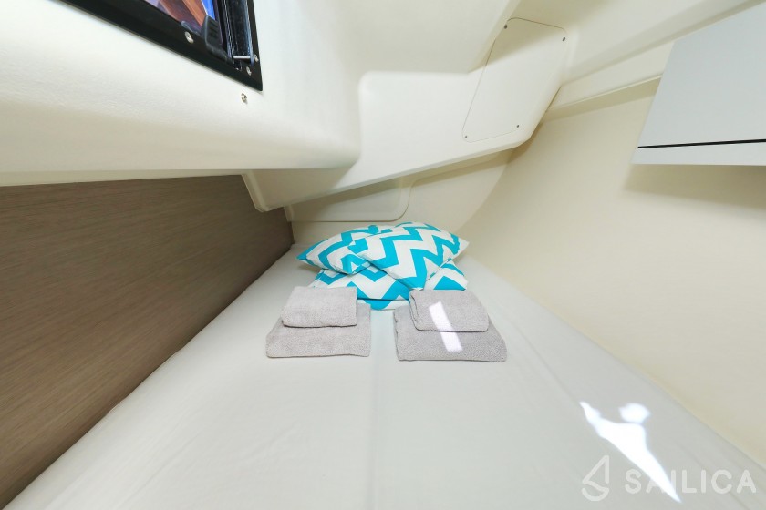 Hanse 418 - Yacht Charter Sailica