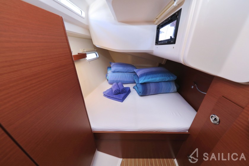 Hanse 388 - Yacht Charter Sailica