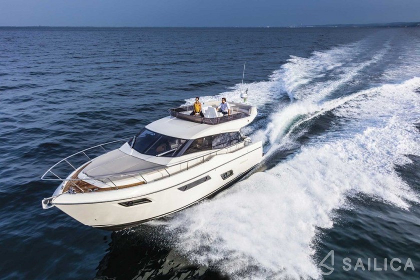 Ferretti 450 - Yacht Charter Sailica