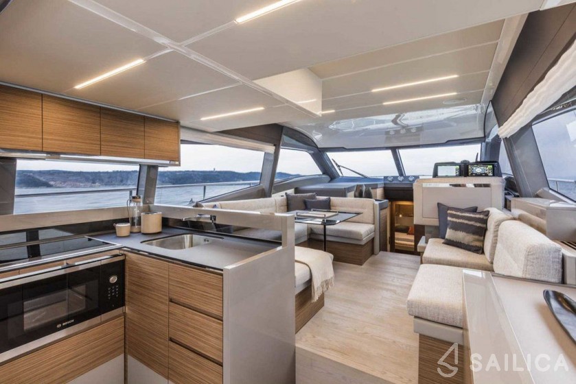 Ferretti 450 - Yacht Charter Sailica