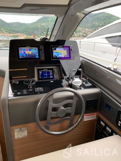 Ferretti 450 - Yacht Charter Sailica