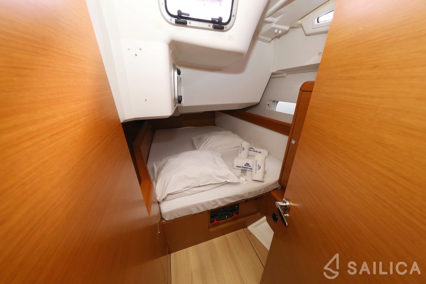 Sun Odyssey 469 - Yacht Charter Sailica