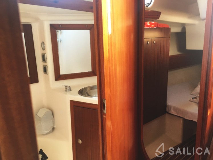 Salona 42 - Yacht Charter Sailica