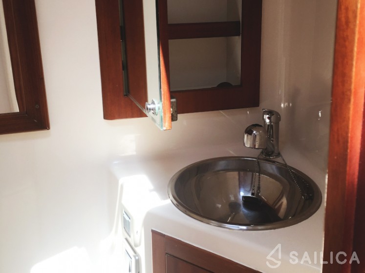 Salona 42 - Yacht Charter Sailica