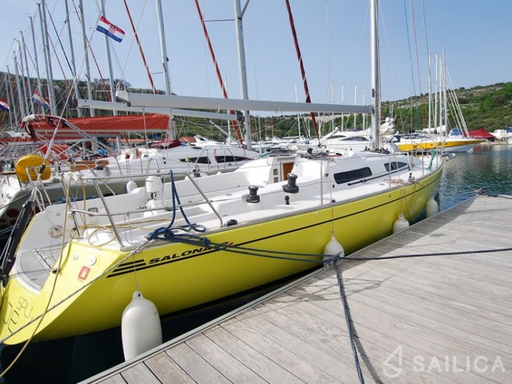 Salona 42 - Yacht Charter Sailica