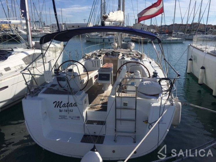 Oceanis 43 - Yacht Charter Sailica