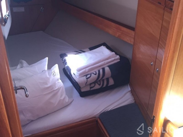 Bavaria 33 Cruiser - Yacht Charter Sailica
