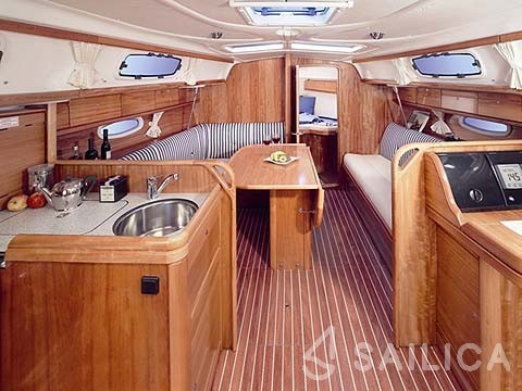 Bavaria 33 Cruiser - Yacht Charter Sailica