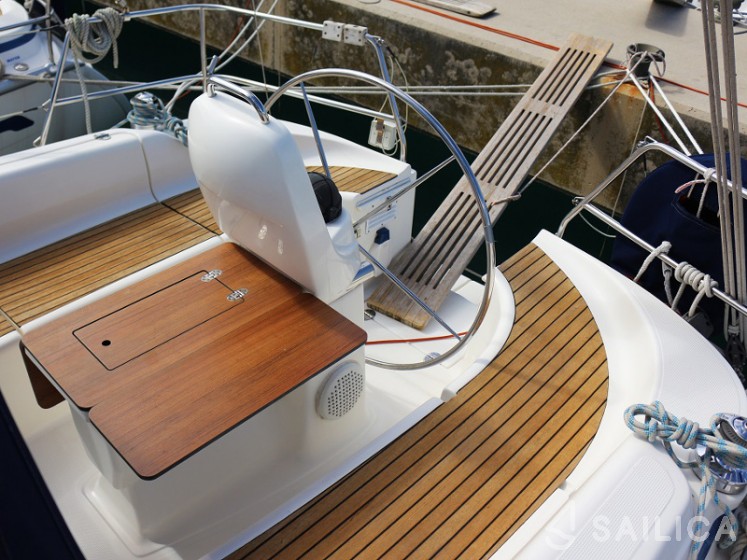 Bavaria 33 Cruiser - Yacht Charter Sailica