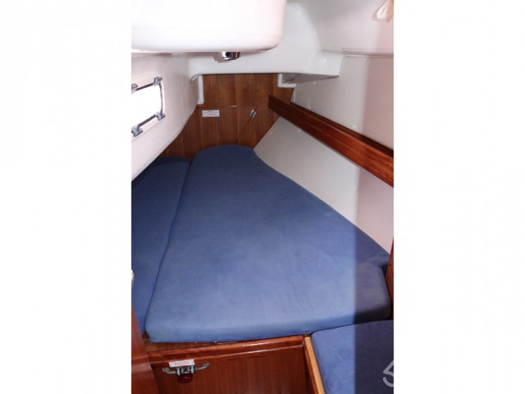 Bavaria 33 Cruiser - Yacht Charter Sailica
