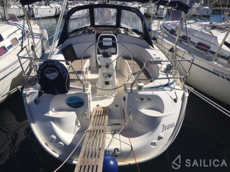 Bavaria 33 Cruiser - Yacht Charter Sailica
