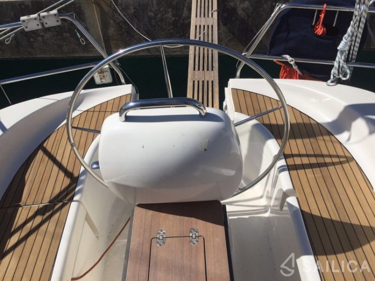 Bavaria 33 Cruiser - Yacht Charter Sailica