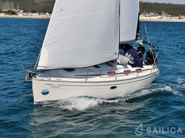 Bavaria 33 Cruiser - Yacht Charter Sailica