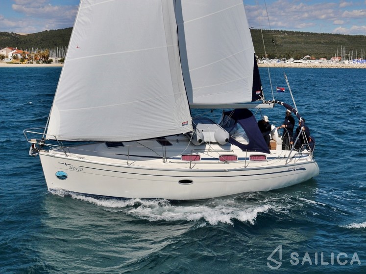 Bavaria 33 Cruiser - Yacht Charter Sailica