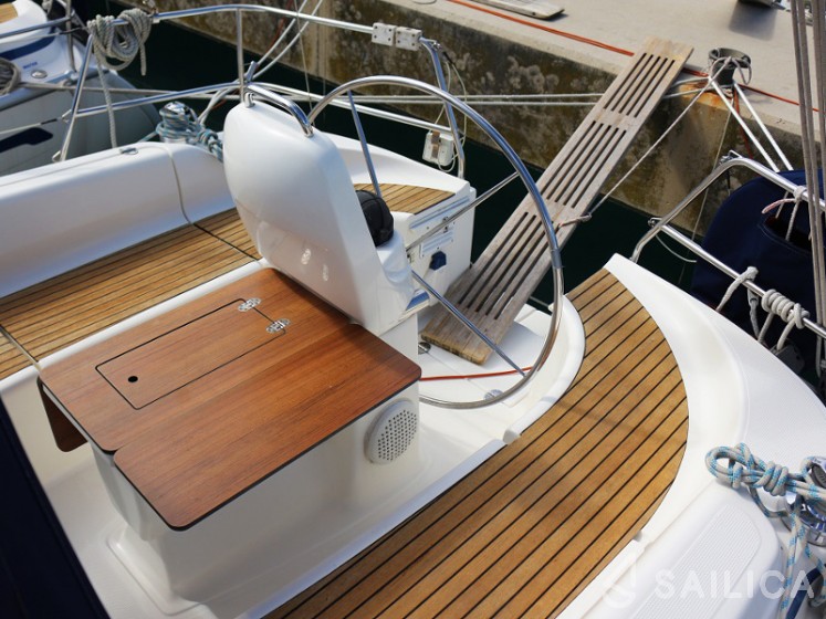 Bavaria 33 Cruiser - Yacht Charter Sailica
