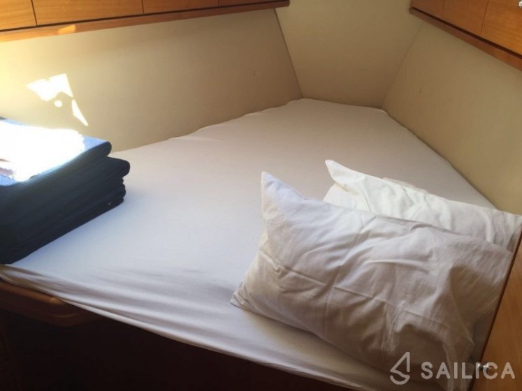 Bavaria 33 Cruiser - Yacht Charter Sailica