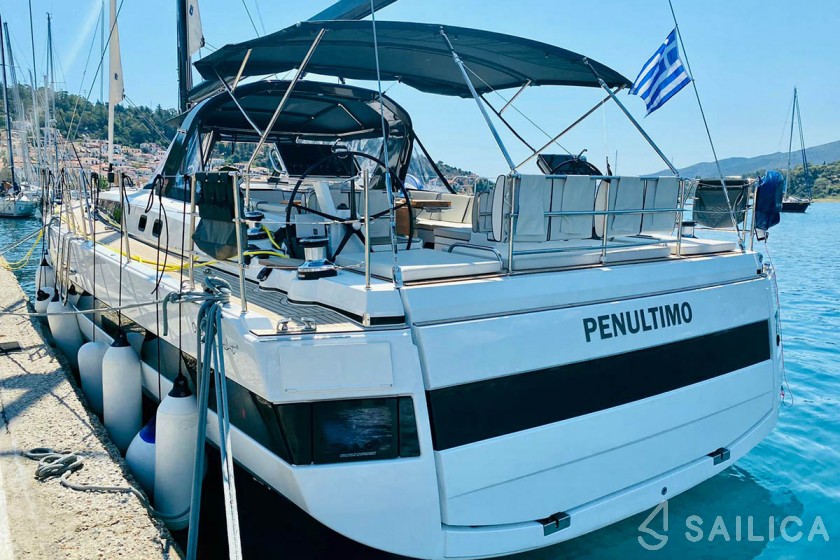 Oceanis 62 - Yacht Charter Sailica