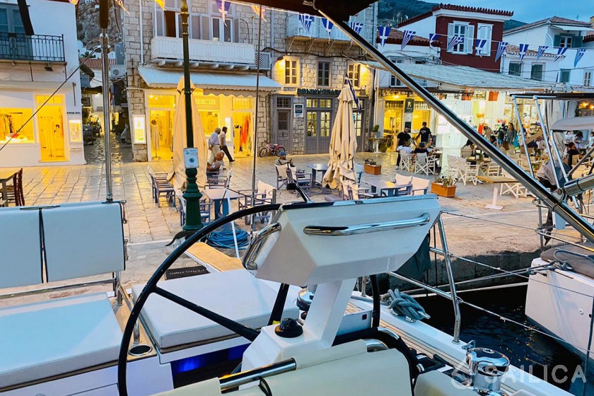Oceanis 62 - Yacht Charter Sailica
