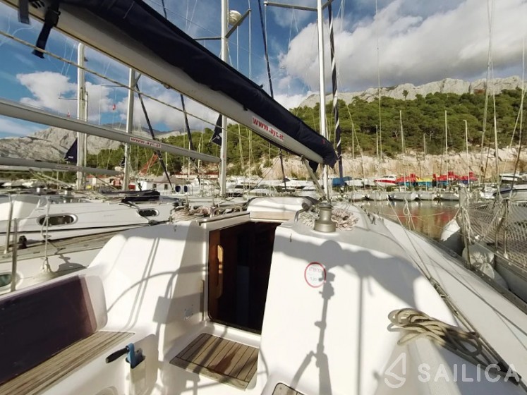 Elan 40 - Yacht Charter Sailica