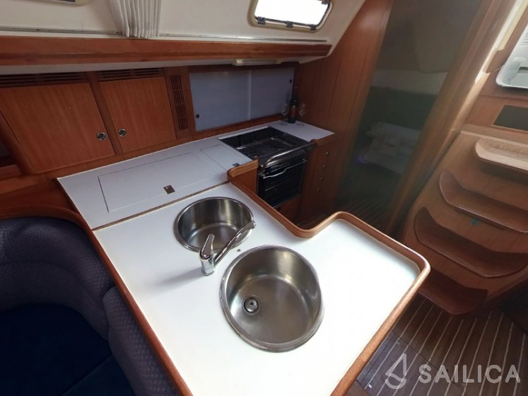 Elan 40 - Yacht Charter Sailica