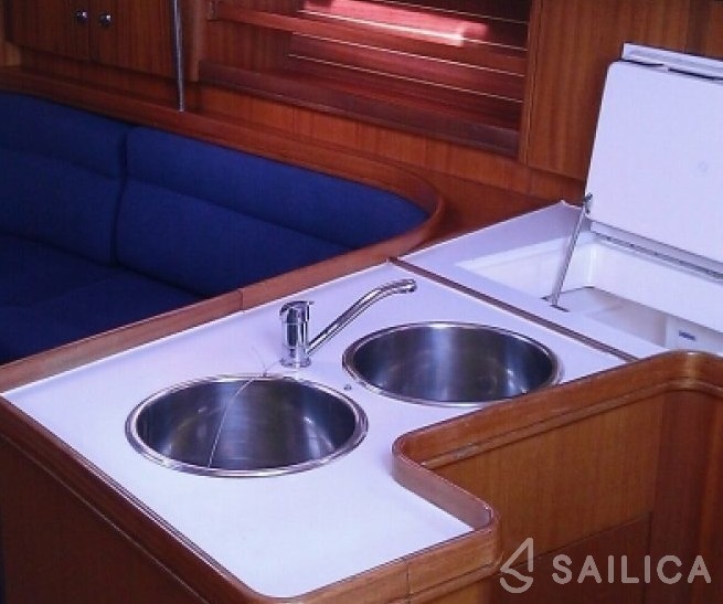 Elan 40 - Yacht Charter Sailica