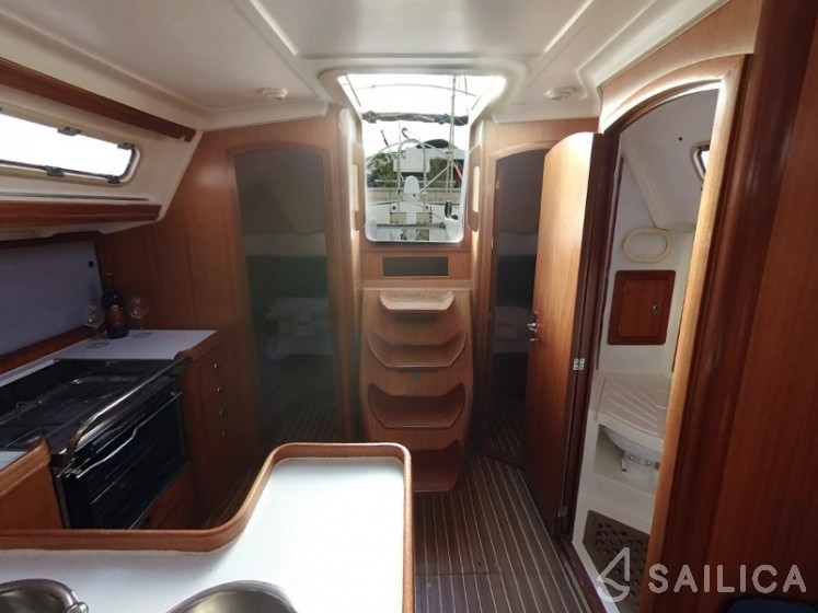 Elan 40 - Yacht Charter Sailica