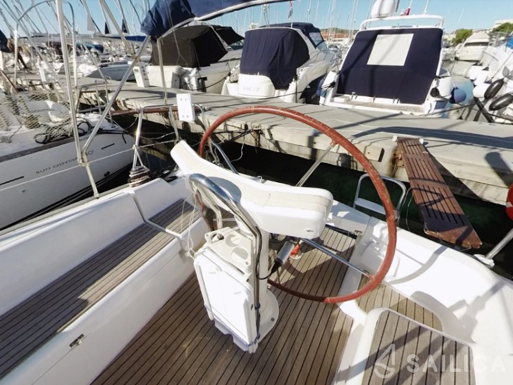 Sun Odyssey 32i - Yacht Charter Sailica