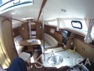 Sun Odyssey 32i - Yacht Charter Sailica
