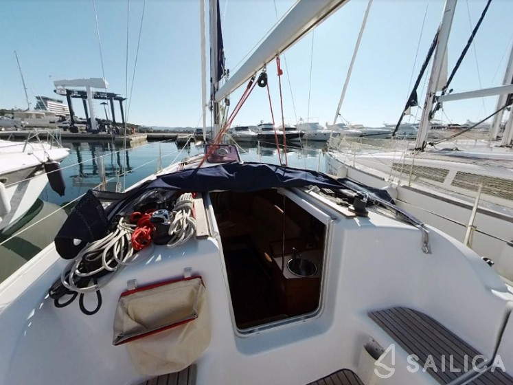Sun Odyssey 32i - Yacht Charter Sailica