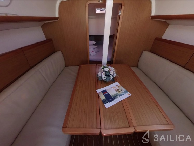 Sun Odyssey 30i - Yacht Charter Sailica