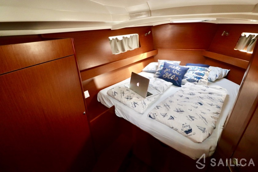 Oceanis 41.1 - Yacht Charter Sailica