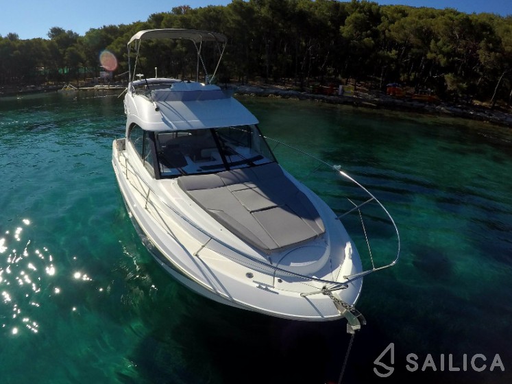 Antares 30 Fly - Yacht Charter Sailica