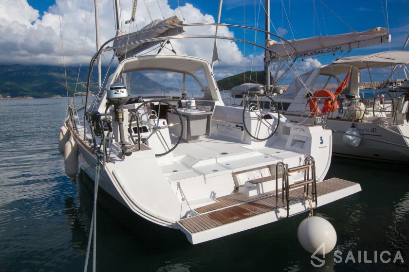 Oceanis 45 - Yacht Charter Sailica