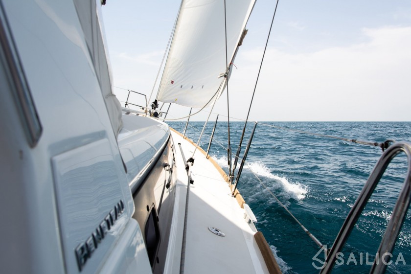 Oceanis 45 - Yacht Charter Sailica