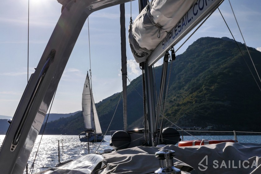 Oceanis 45 - Yacht Charter Sailica
