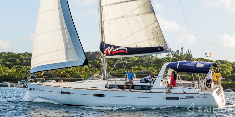 Oceanis 45 - Yacht Charter Sailica