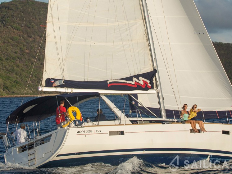 Oceanis 45 - Yacht Charter Sailica