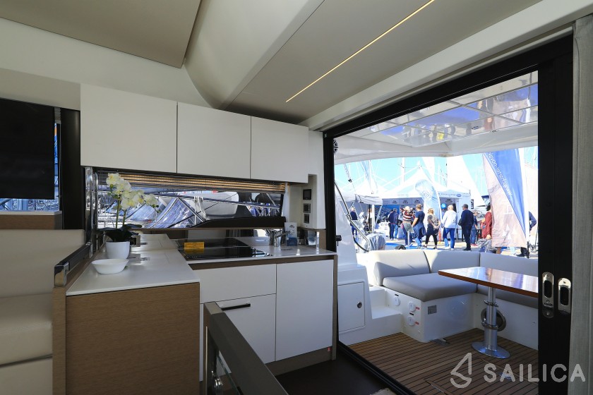 Prestige 46 Fly - Yacht Charter Sailica