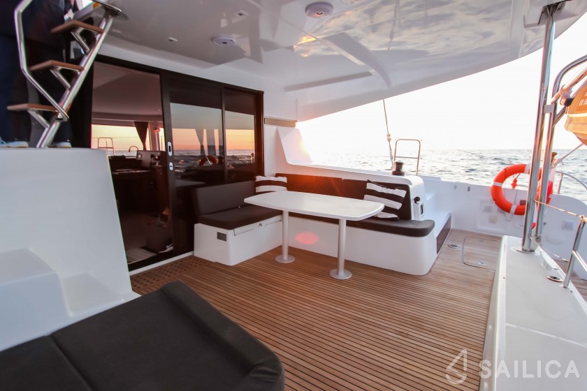 Lagoon 42 - Yacht Charter Sailica