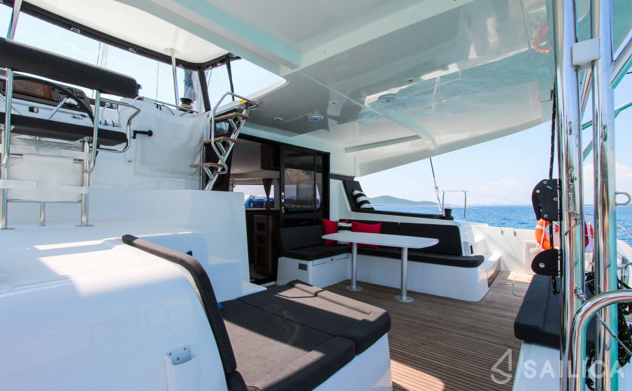 Lagoon 42 - Yacht Charter Sailica