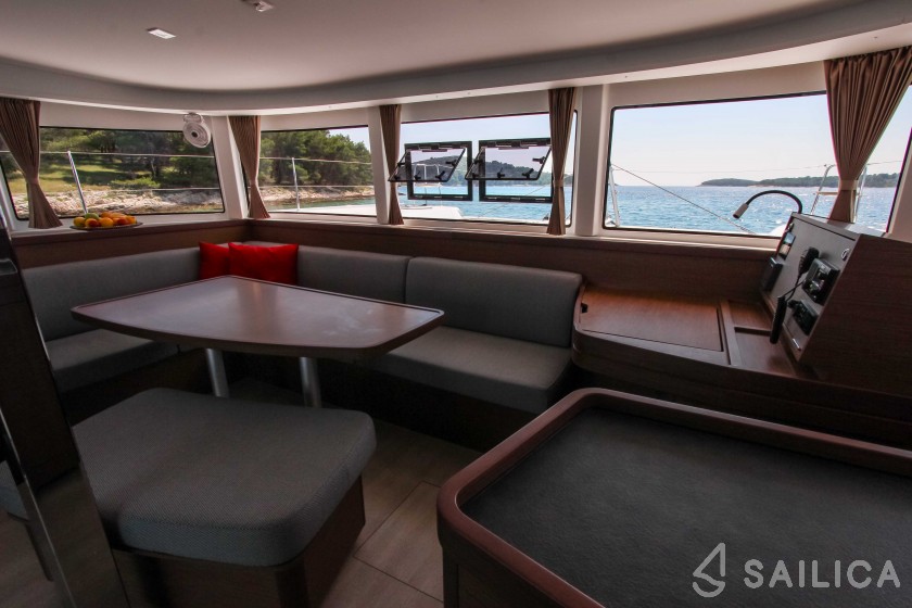 Lagoon 42 - Yacht Charter Sailica